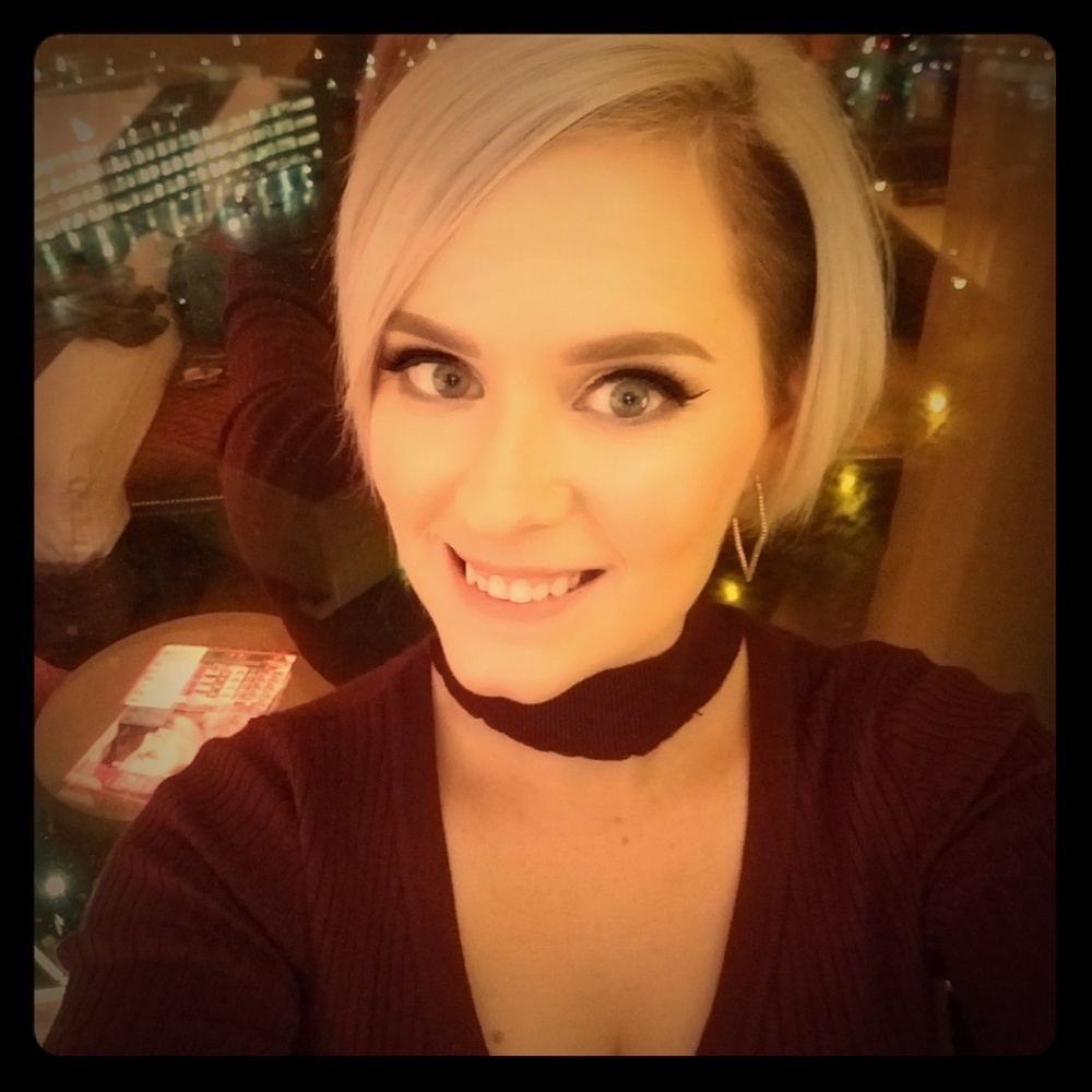 Meet your Posher, Cassandra